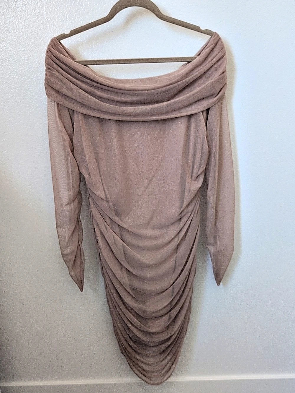 Bebe Off Shoulder Mesh Ruched Dress Ruched Mini Dress in Pink Size XL